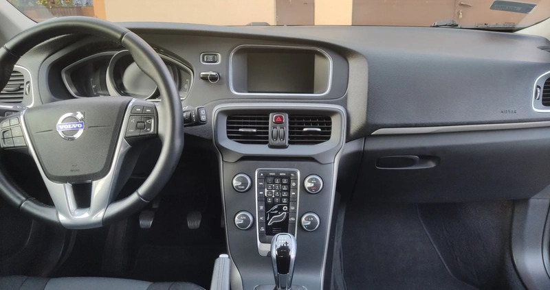 Volvo V40 cena 46000 przebieg: 74788, rok produkcji 2016 z Bierutów małe 466